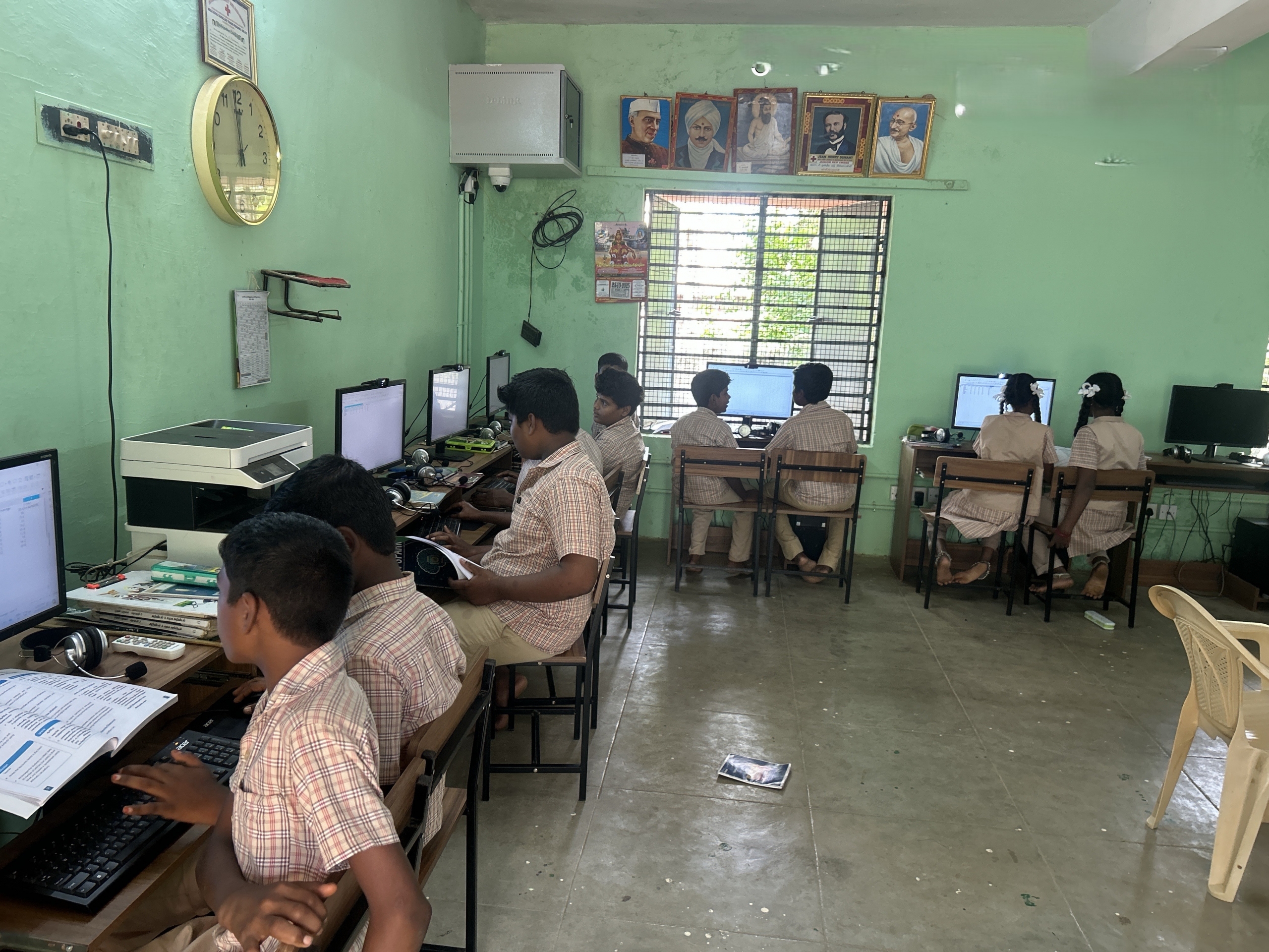 TN SPARK: students exploring the state's AI curriculum on lab computers