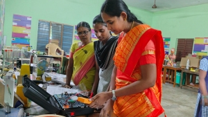 teachers training on electronic kits